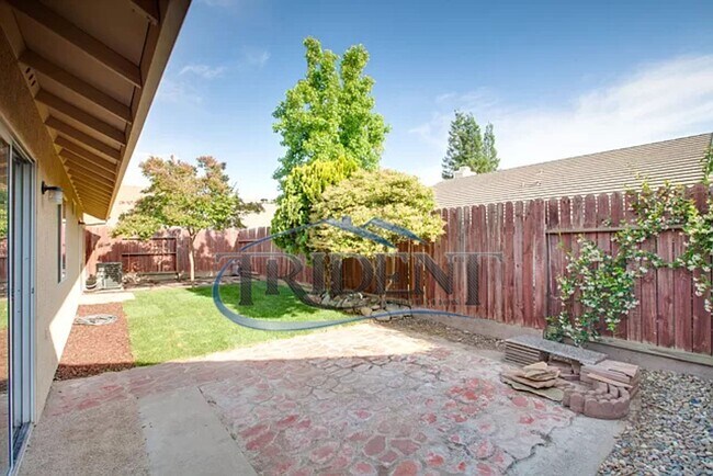 Building Photo - Beautiful home located in a culdesac