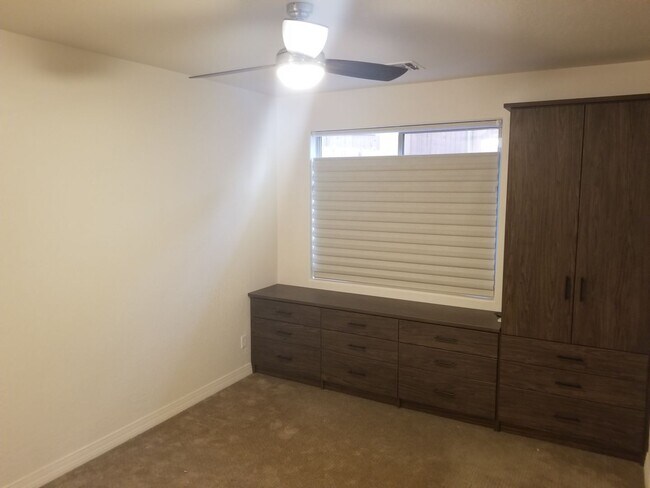 Building Photo - Rare, Single Level, Forest Springs Home! 3...