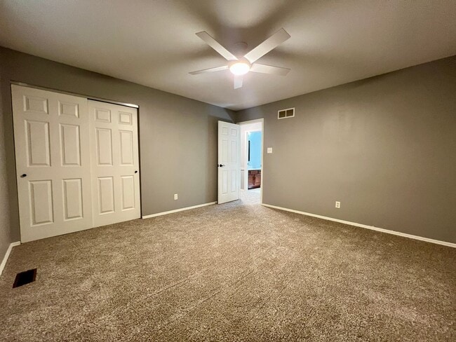 Building Photo - 1685 Lochcrest Dr