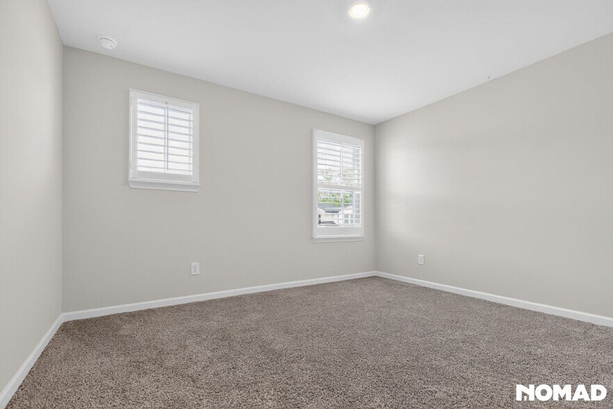 Building Photo - 6039 Hickory Crk Ct