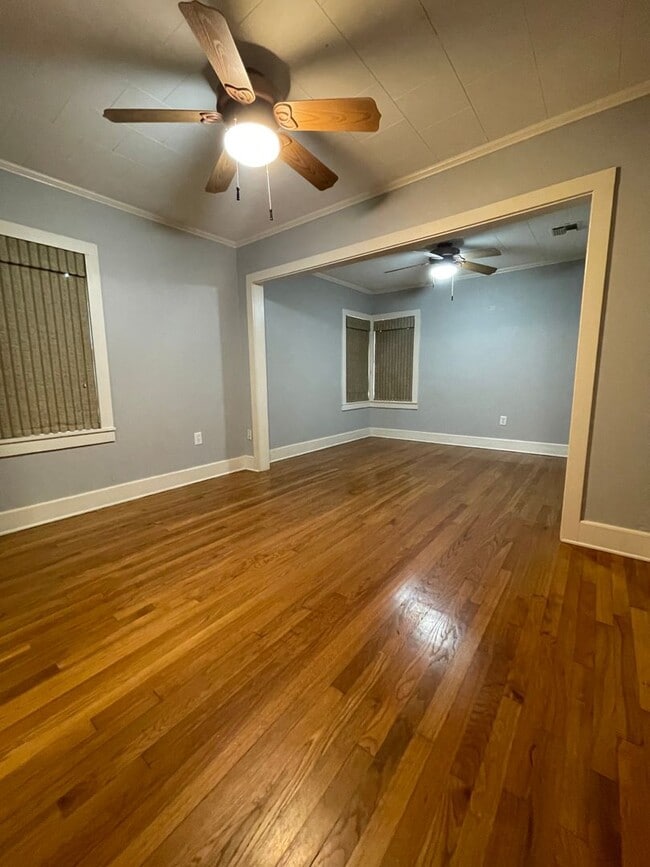 Building Photo - 2 bedroom 2 bath home, MOVE IN SPECIAL!!!