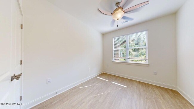 Building Photo - 209 N Alma St