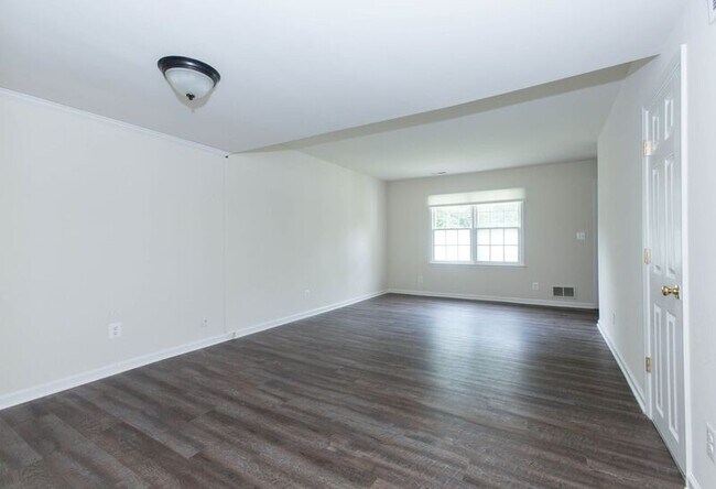 Building Photo - 256 Stribling Ave
