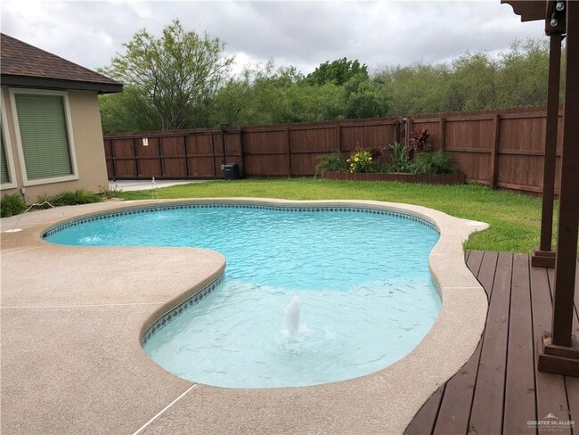 Building Photo - 25 Cornell Ave