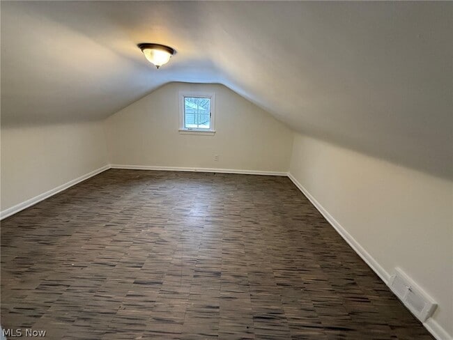 Building Photo - 22350 S Woodland Rd