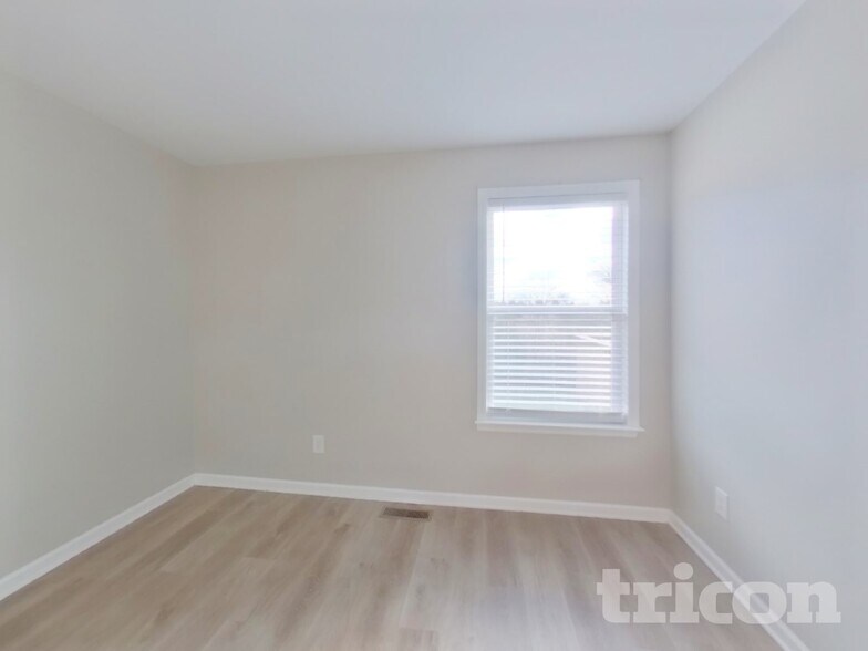 Building Photo - 1921 Sheffield Ln