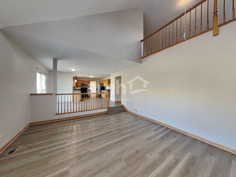 Building Photo - 2438 Foxtail Ct