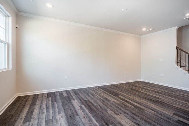 Building Photo - 2051 Caen St