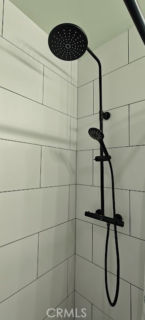 Building Photo - 18822 Cranbrook Ave