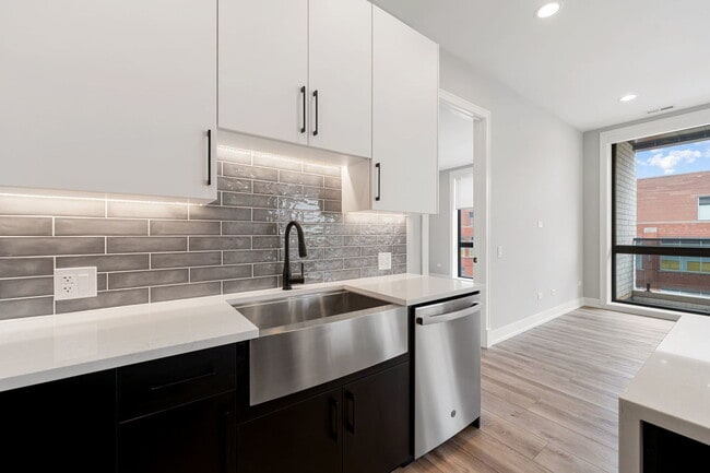 Building Photo - 1606 S Ashland Ave