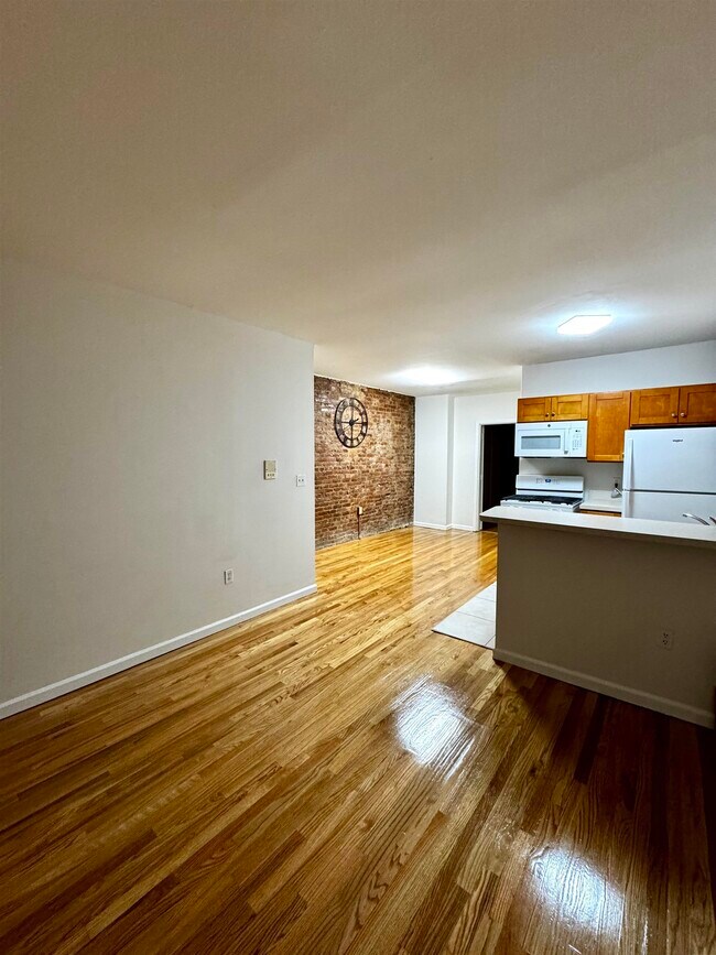 Building Photo - 722 Ocean Ave