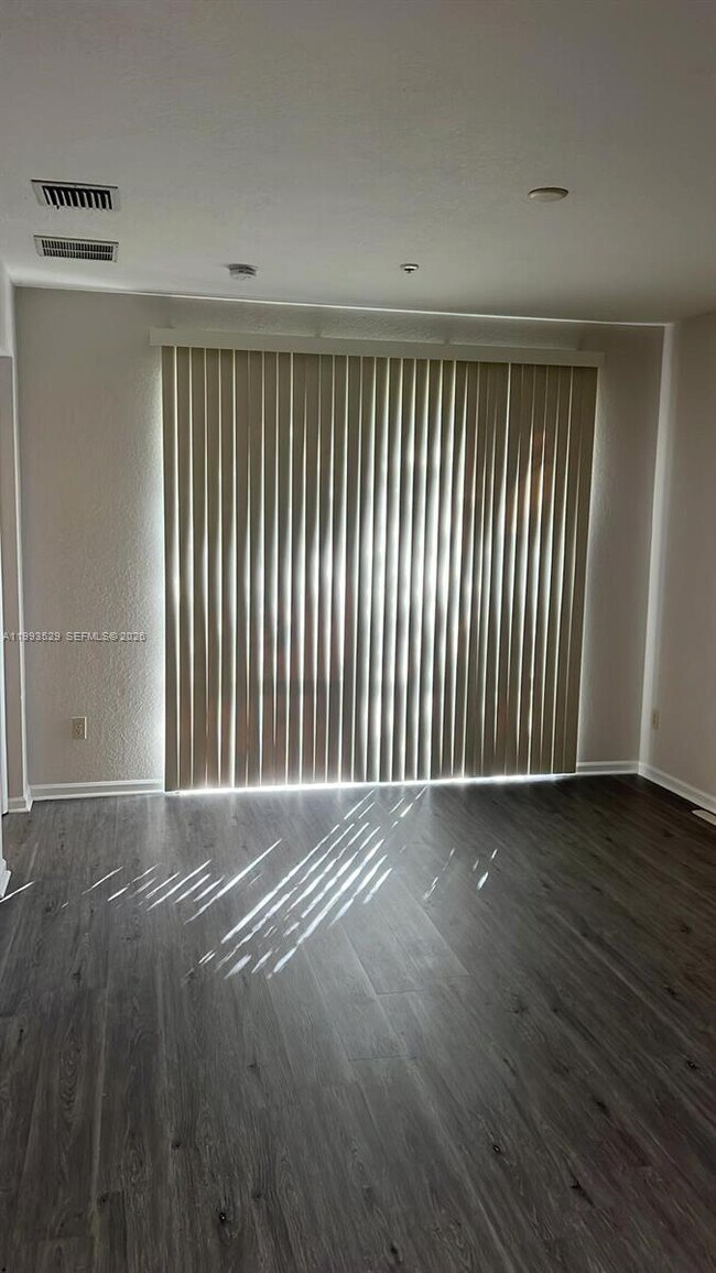 Building Photo - 1953 Freeport Dr