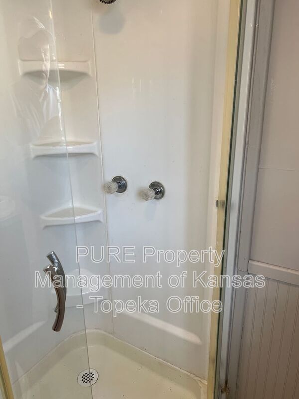 Building Photo - 430 NE Lime St