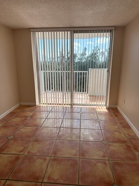 Building Photo - 1300 NE Miami Gardens Dr
