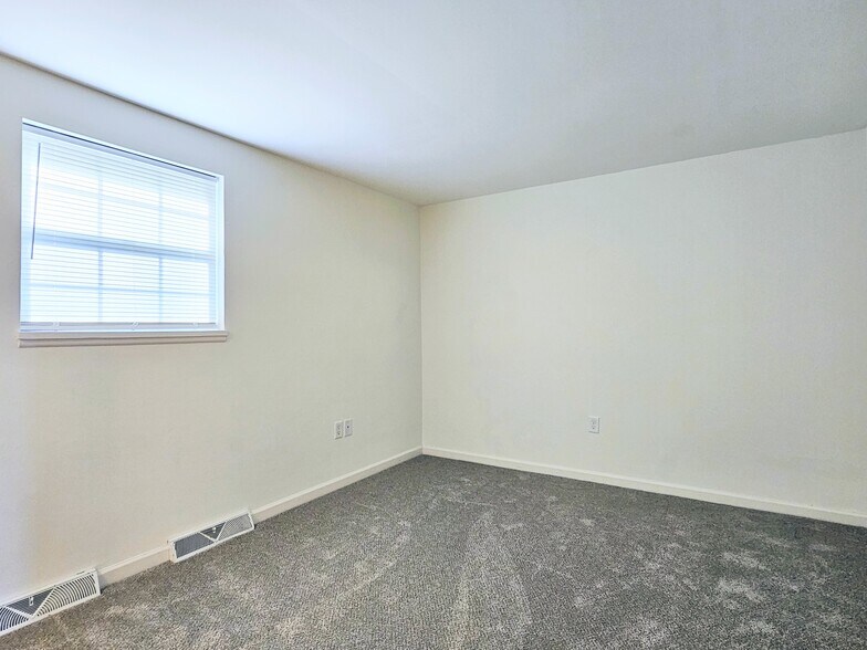 Building Photo - 17 Ramsgate Ln