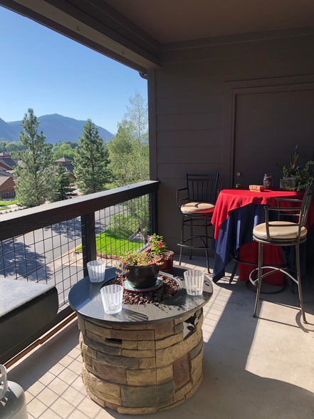 Building Photo - 2701 Midland Ave