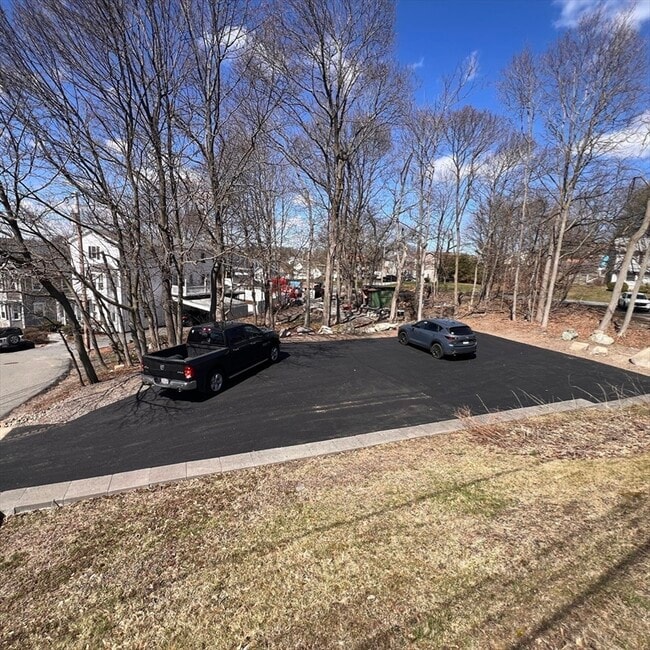 Building Photo - 14 Fairview Ave