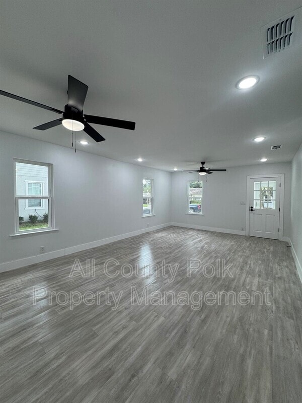 Building Photo - 1441 Dann St