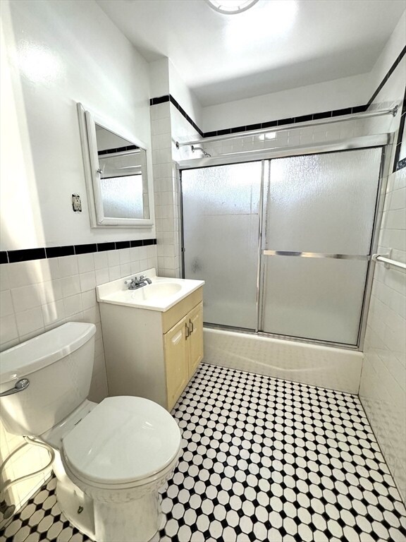 Building Photo - 20 Hunnewell Ave