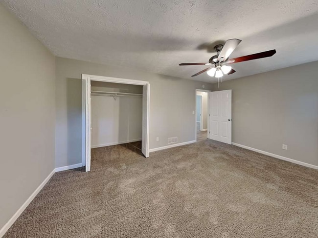 Building Photo - 4620 Shannondale Ln