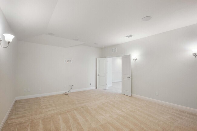 Building Photo - 148 Isabella Wy