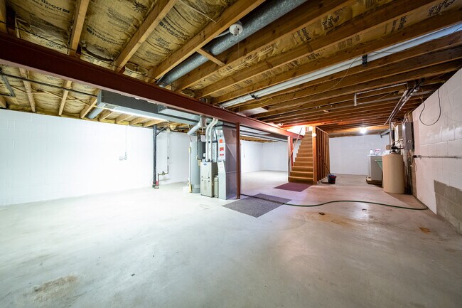 Building Photo - 14865 Damask Ave W