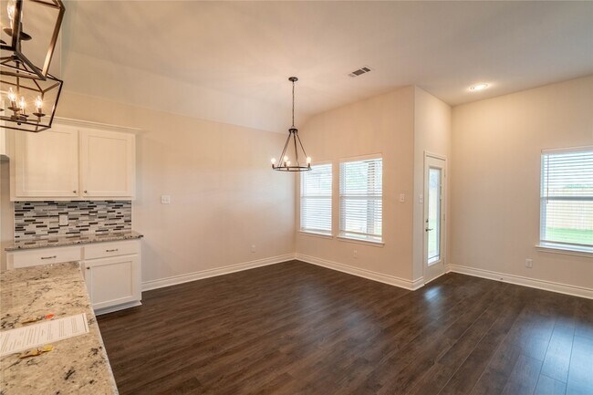 Building Photo - 8202 Grant Ln