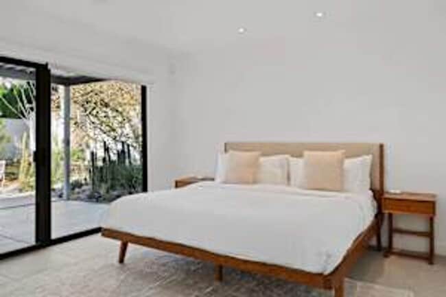 Building Photo - 5 bedroom 5 bath Available for Short Term ...