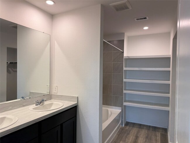 Building Photo - 1111 Tempranillo Wy