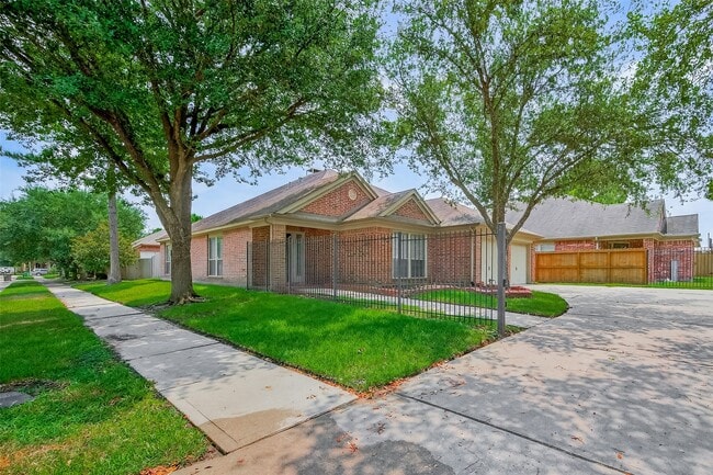 Building Photo - 17603 Burkhart Ridge Dr