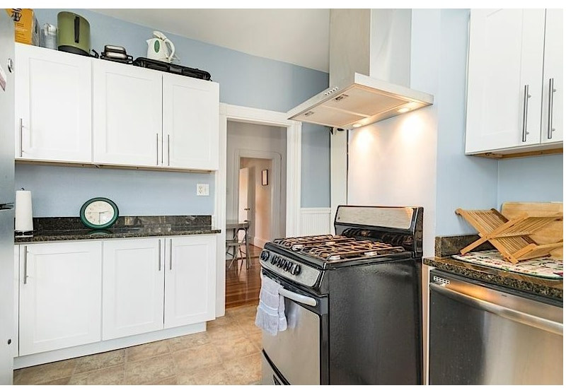 Building Photo - 146 Columbia St