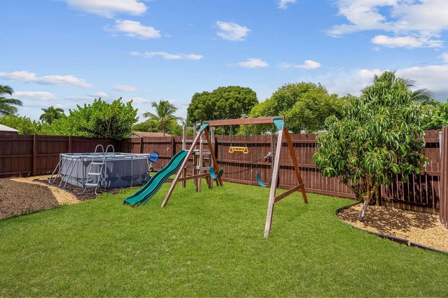 Building Photo - 735 Franklin Rd