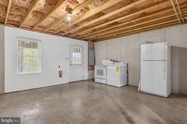 Building Photo - 37 S Colonial Dr