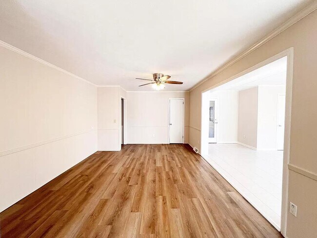 Building Photo - 102 Woodcliff Ct