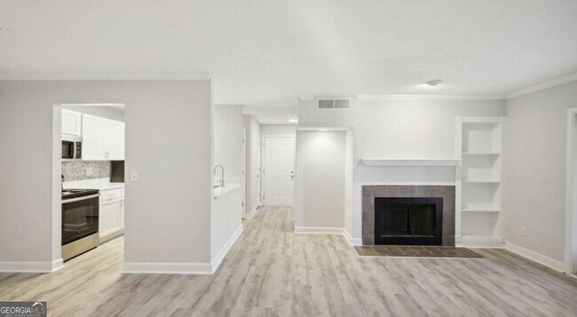 Building Photo - 100 Pinhurst Dr