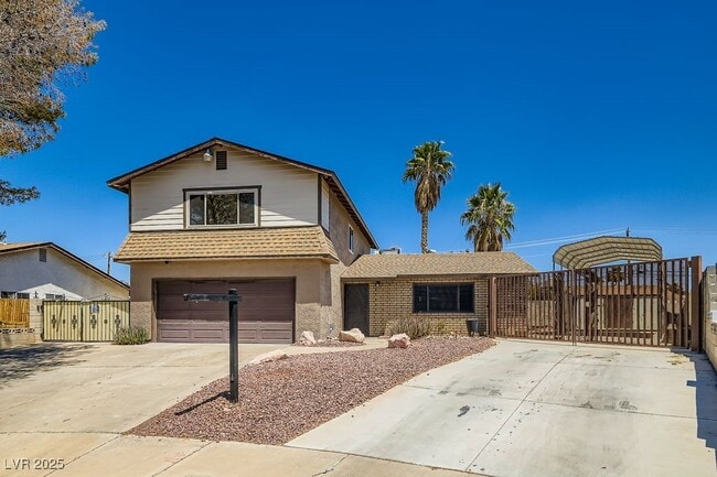 Primary Photo - 733 Strawberry Pl