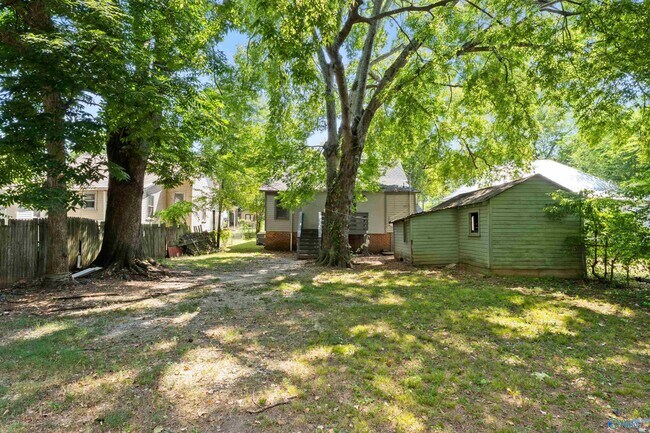 Building Photo - 109 5th Ave NW