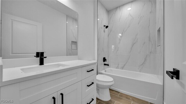 Building Photo - 704 Homer Ave S