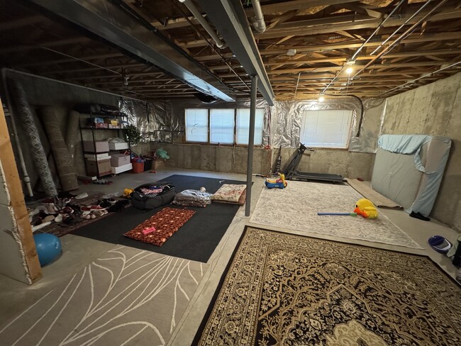 Building Photo - 207 Black Hill Dr