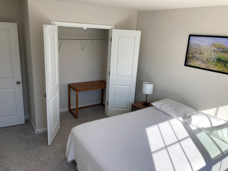 Building Photo - 12 Twiggs Ln