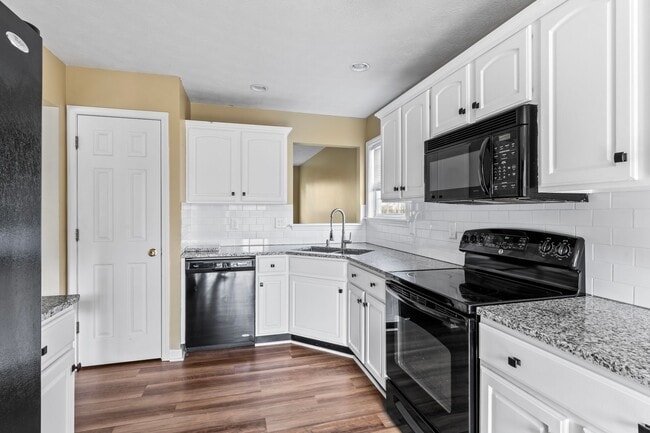 Building Photo - 5912 Mercury Dr