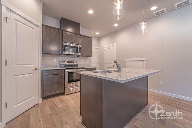 Building Photo - 4916 NE 2nd Ct