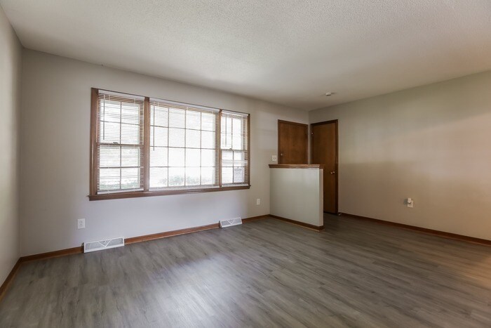 Building Photo - 1223 E 25th St S