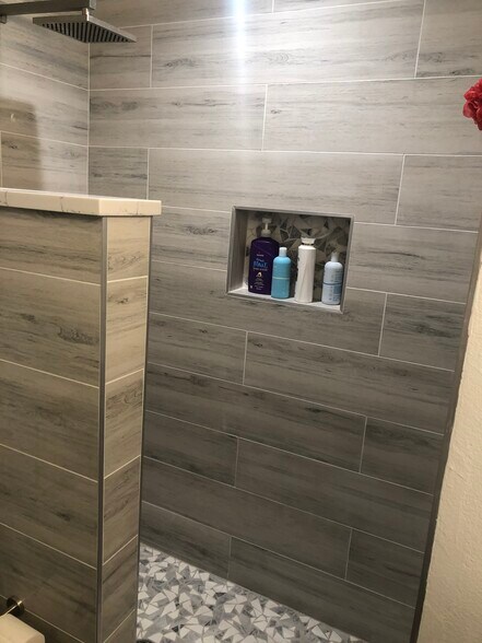 Bathroom - 327 Lake Placid Ct