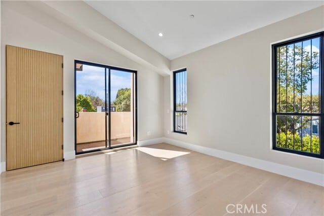 Building Photo - 5935 Yarmouth Ave