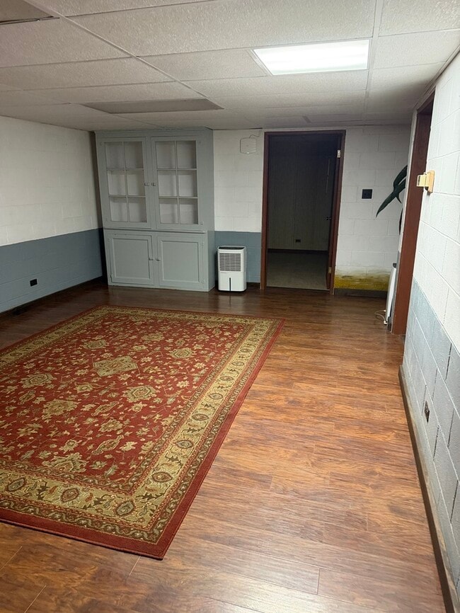 Building Photo - 3002 Cemetery Dr