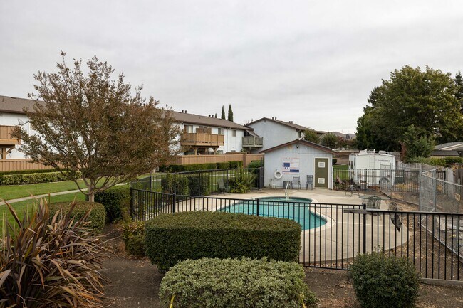 Building Photo - 300 American Canyon Rd