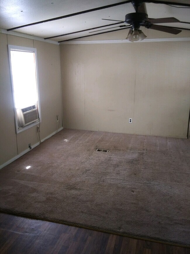 Building Photo - 1401 I-20 Frontage