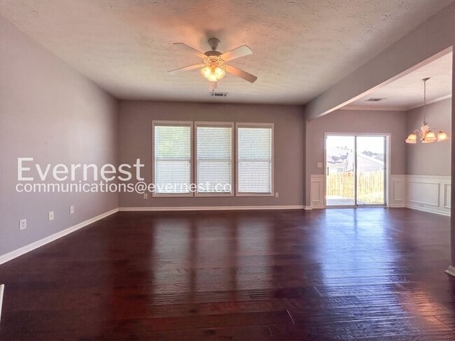 Building Photo - 729 Mountain Laurel Dr