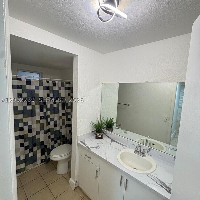 Building Photo - 17255 SW 95th Ave
